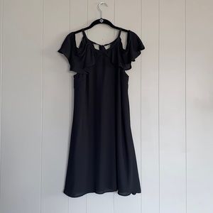 Black dress, flows